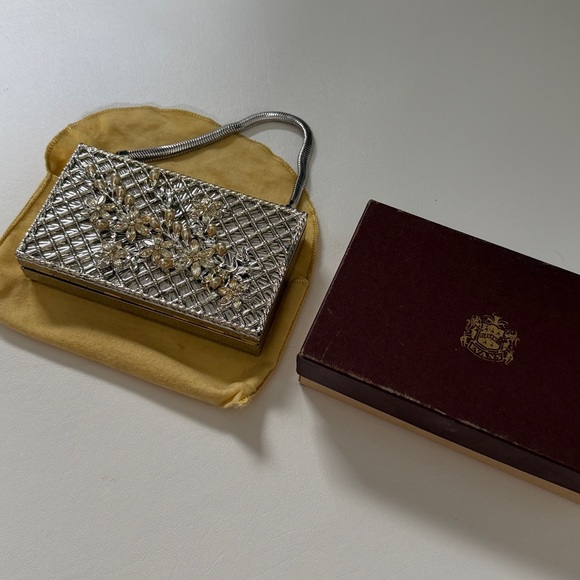 Evan’s Handbags - Vintage Double Sided Evan’s Metal Cosmetic Compact Clutch - excellent condition